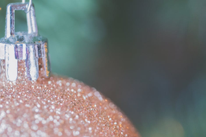 Why Buying Wholesale Glass Baubles Is a Smart Seasonal Move